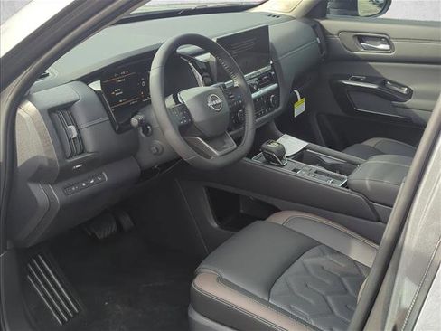 New 2026 Nissan Pathfinder Platinum w/ Cargo Package FWD image 6
