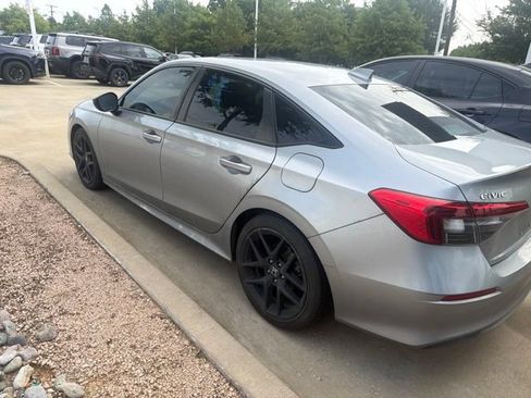 Used 2022 Honda Civic Sport image 2