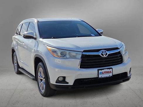 Used 2014 Toyota Highlander XLE image 3