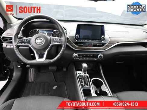 Used 2024 Nissan Altima 2.5 SV image 10