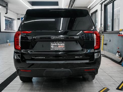 Used 2023 GMC Yukon SLT w/ SLT Premium Package image 7