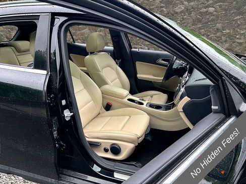 Used 2016 Mercedes-Benz GLA 250 w/ Premium Package image 7