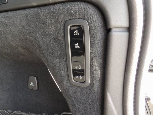 New 2025 Volvo EX90 Ultra image 18