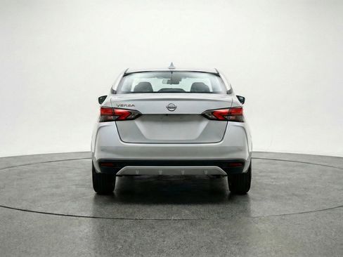 Used 2025 Nissan Versa SV image 7