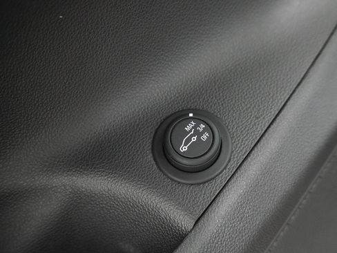 Used 2020 Buick Envision Essence FWD image 20