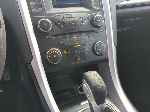 Used 2014 Ford Fusion SE FWD image 18