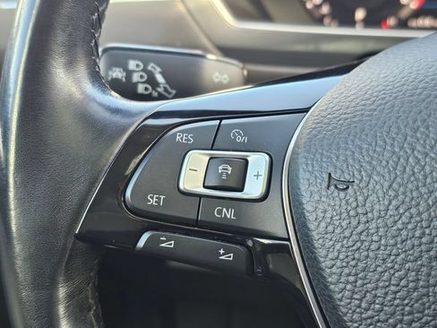Used 2018 Volkswagen Tiguan SEL Premium AWD/4WD image 31