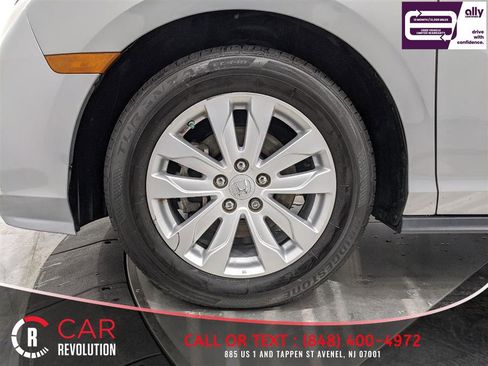 Used 2018 Honda Odyssey LX image 11