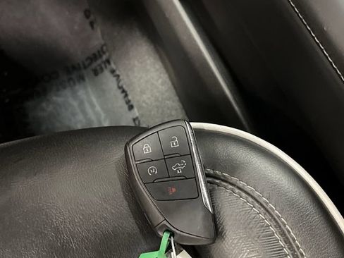 Used 2022 GMC Sierra 1500 AT4X image 32