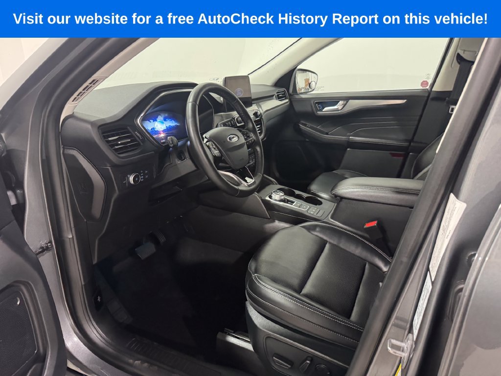 Used 2022 Ford Escape Titanium AWD/4WD image 16