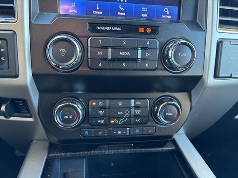 Used 2021 Ford F250 Lariat w/ Chrome Package image 31