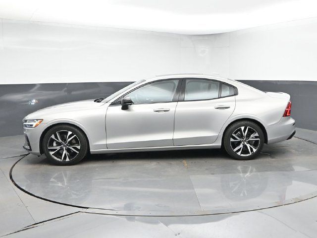 Used 2023 Volvo S60 B5 Core w/ Climate Package FWD image 6