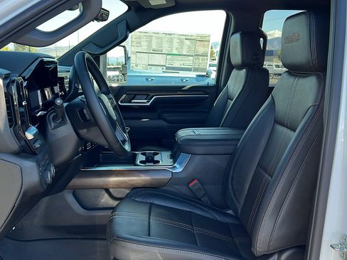 New 2026 Chevrolet Silverado 2500 High Country w/ High Country Premium Package AWD/4WD image 34