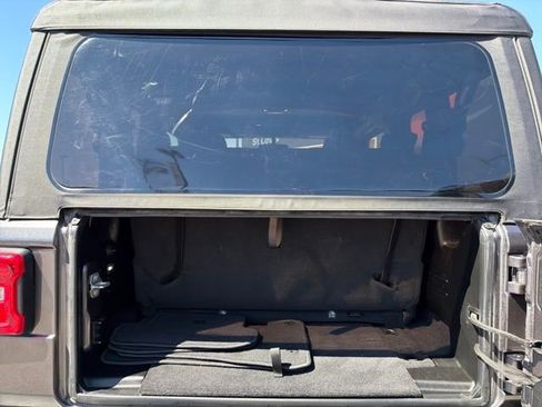 Used 2021 Jeep Wrangler Sport S image 24