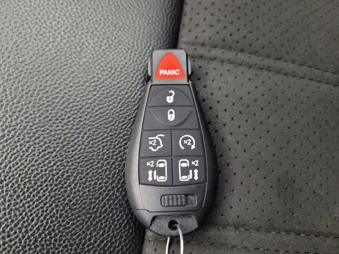 Used 2020 Dodge Grand Caravan SXT FWD image 32