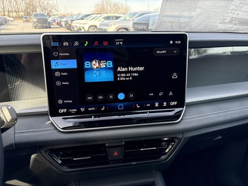 New 2026 Volkswagen Tiguan SE image 22