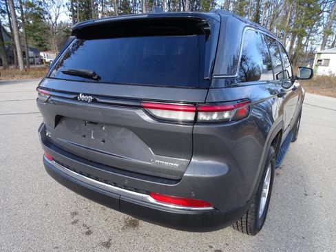 Used 2023 Jeep Grand Cherokee Laredo image 10