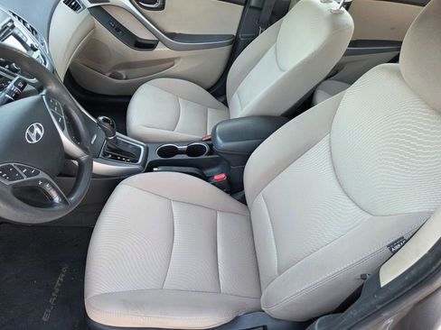 Used 2014 Hyundai Elantra SE w/ Option Group 02 image 7