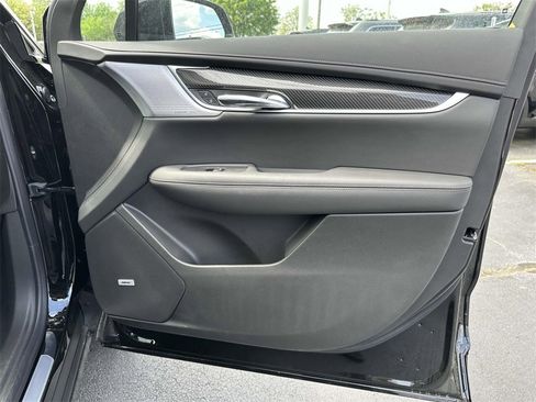 New 2025 Cadillac XT6 Sport w/ Technology Package image 8