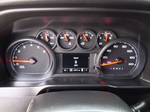 Used 2025 Chevrolet Silverado 2500 Custom w/ Custom Value Package image 30