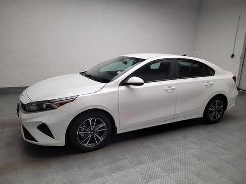 Used 2022 Kia Forte LXS FWD image 2