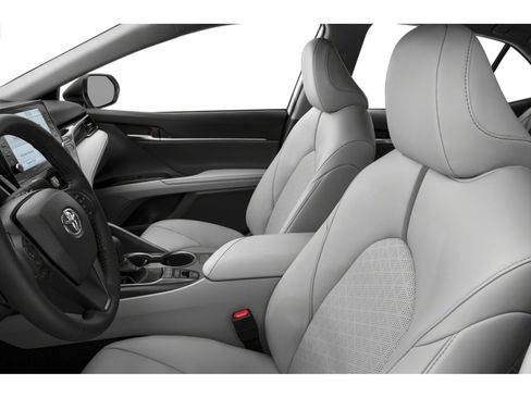 Used 2024 Toyota Camry XSE w/ Cold Weather Package FWD image 8