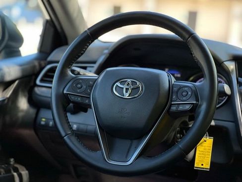 Used 2022 Toyota Camry SE FWD image 29