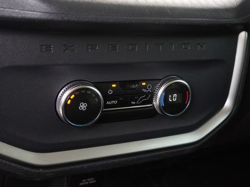 Used 2025 Ford Expedition Active AWD/4WD image 15