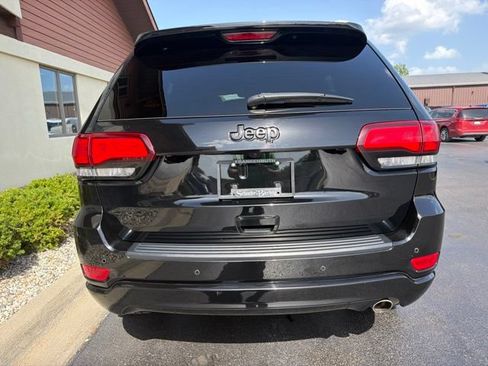 Used 2020 Jeep Grand Cherokee Altitude AWD/4WD image 10