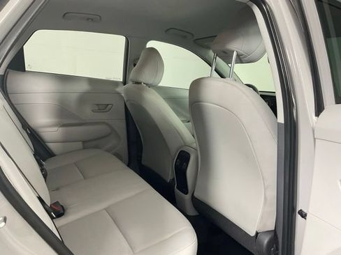 Used 2025 Hyundai Kona SEL FWD image 21