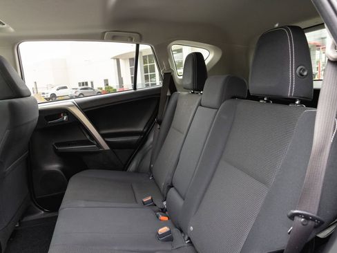 Used 2018 Toyota RAV4 XLE w/ All Weather Liner Package FWD image 27
