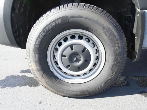 Used 2022 Mercedes-Benz Sprinter 144 Cargo image 47