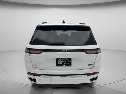 Used 2023 Jeep Grand Cherokee Overland w/ Luxury Tech Group IV AWD/4WD image 9
