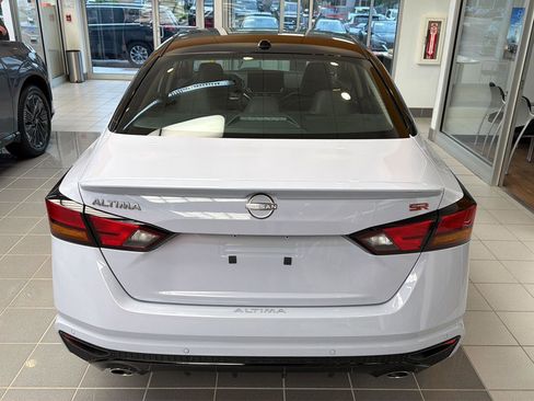 New 2026 Nissan Altima 2.5 SR w/ SR Premium Package FWD image 3