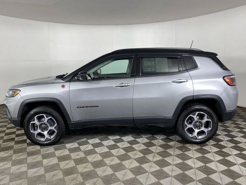 Used 2022 Jeep Compass Trailhawk w/ Sun and Sound Group AWD/4WD image 4