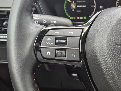 Used 2025 Honda CR-V Sport Touring image 28