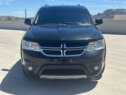 Used 2013 Dodge Journey SXT w/ Flexible Seating Group FWD image 3