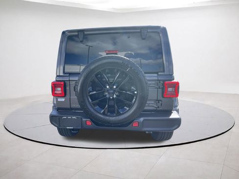 Certified 2025 Jeep Wrangler Sahara image 19