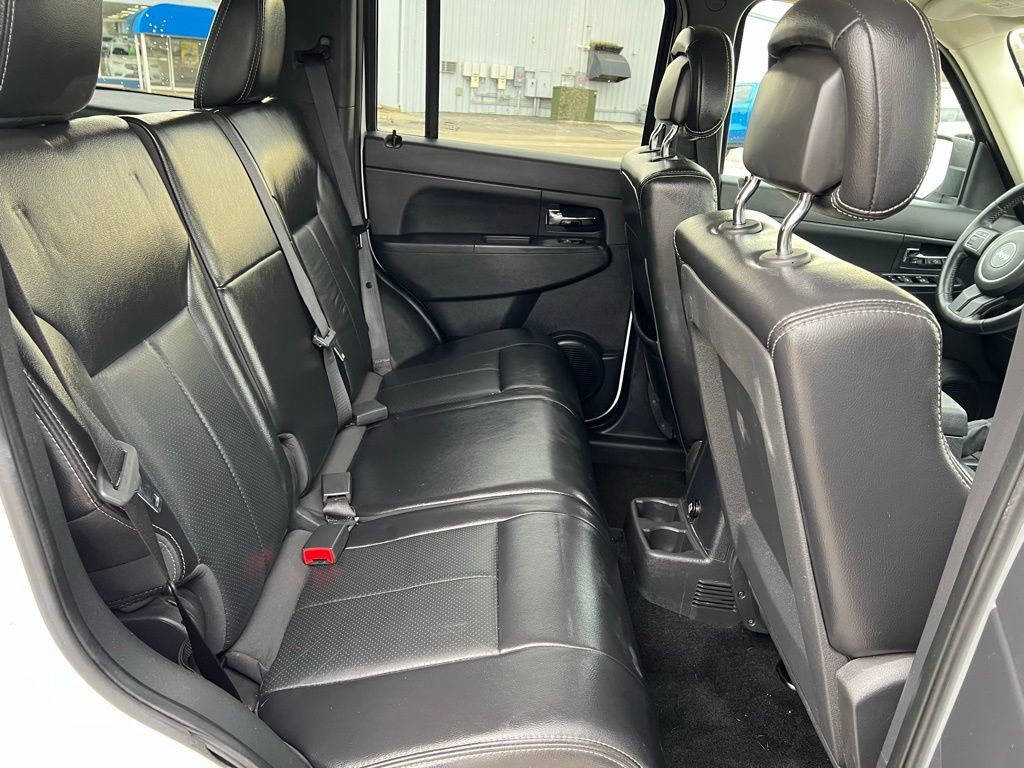 Used 2012 Jeep Liberty Sport AWD/4WD image 16