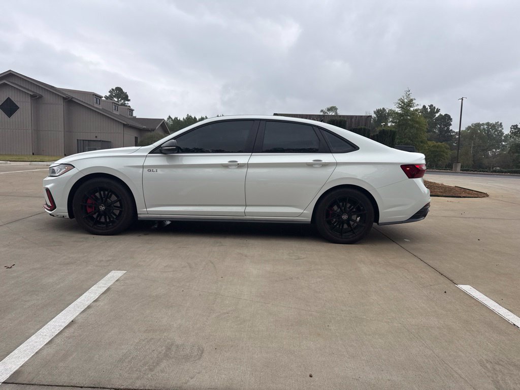 Used 2025 Volkswagen Jetta GLI Autobahn FWD image 5