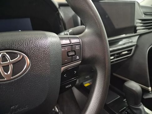 Used 2025 Toyota Camry LE image 17