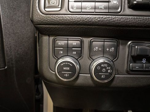 Used 2023 GMC Yukon Denali w/ Denali Reserve Package image 24