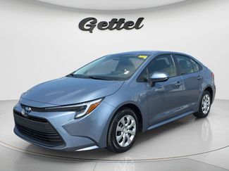 Used 2025 Toyota Corolla LE video 1
