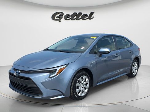 Used 2025 Toyota Corolla LE image 1