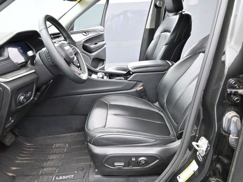 Used 2023 Jeep Grand Cherokee L Limited AWD/4WD image 15