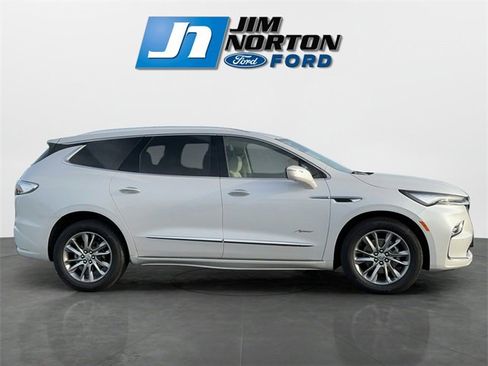Used 2023 Buick Enclave Avenir w/ Avenir Technology Package image 2