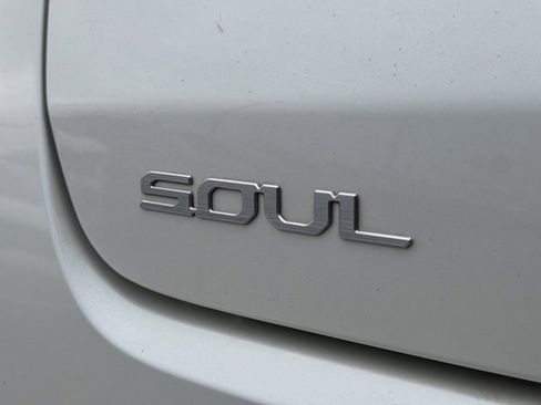Certified 2023 Kia Soul LX w/ LX Technology Package image 10