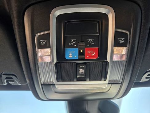 Used 2025 RAM 1500 Laramie AWD/4WD image 12
