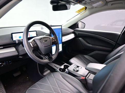Used 2023 Ford Mustang Mach-E Select image 5