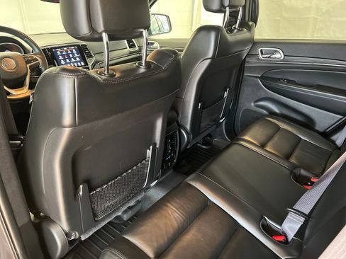 Used 2020 Jeep Grand Cherokee Limited AWD/4WD image 38